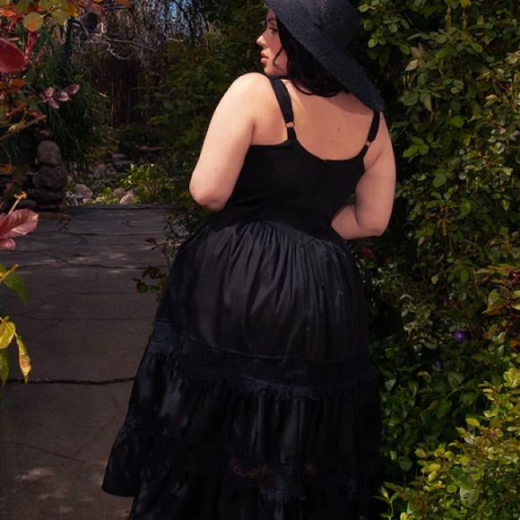 NEW La Femme En Noir Pickety Witch Dress in Black Medium - Picture 3 of 4